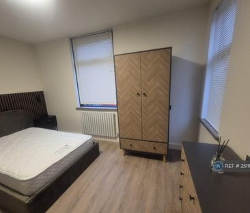 1 bedroom in a house share to rent - Photo 5