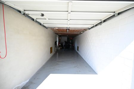 EXCLUSIEVE woning met 3 slaapkamers & GARAGEBOX in centrum Sint-Kruis! - Photo 3