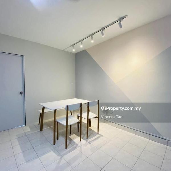 Flora Damansara Apartment, Damansara Perdana - Photo 1
