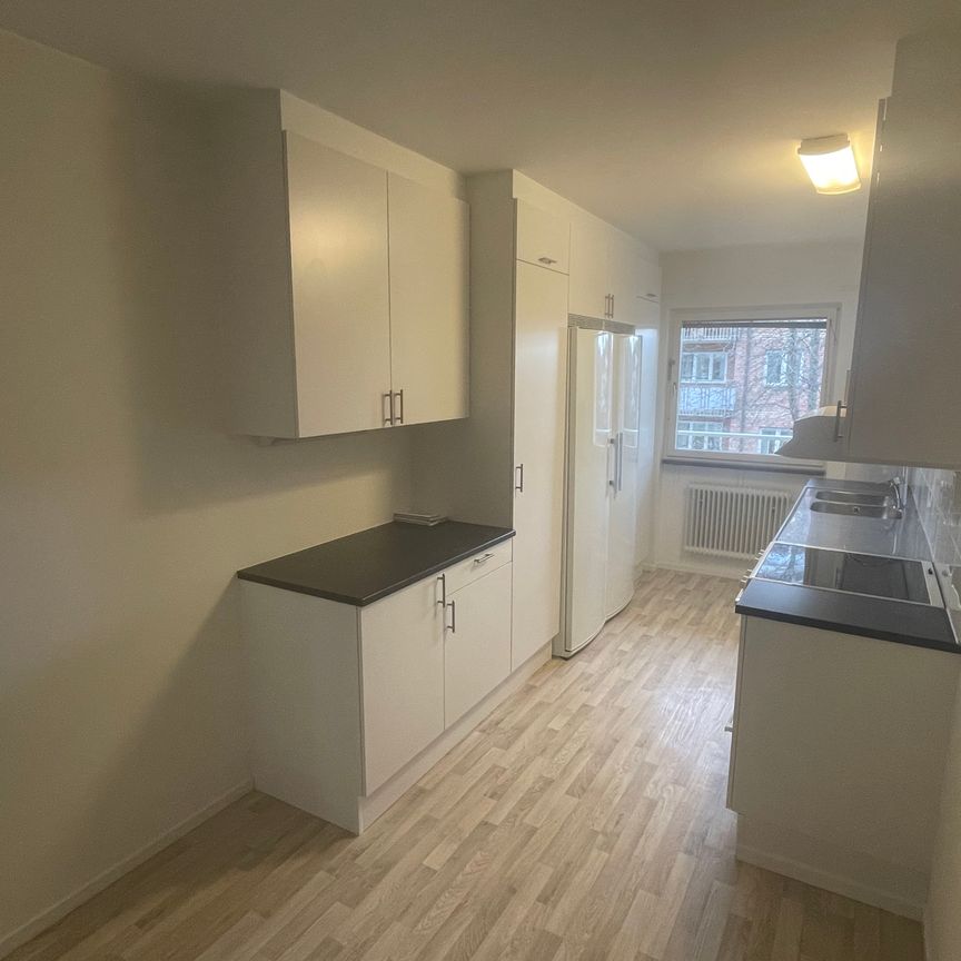 Zetterbergsgatan, Eskilstuna - Photo 1