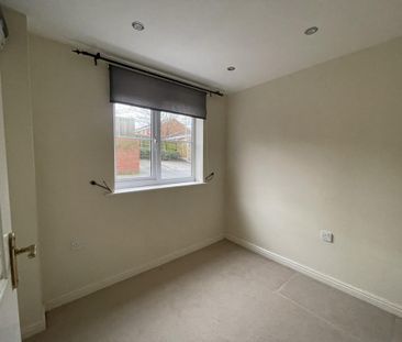 2 bedroom ground floor flat to rent - Photo 3