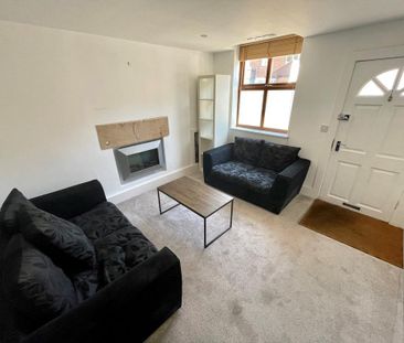 3 bedroom semi-detached house to rent - Photo 6