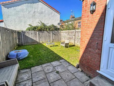 3 bedroom terraced house to rent - Photo 4