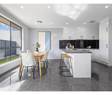 Perfect Family Living in Ideal Location! - Photo 4