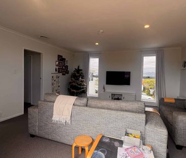 Maungaraki 4 Bedrooms - Photo 1