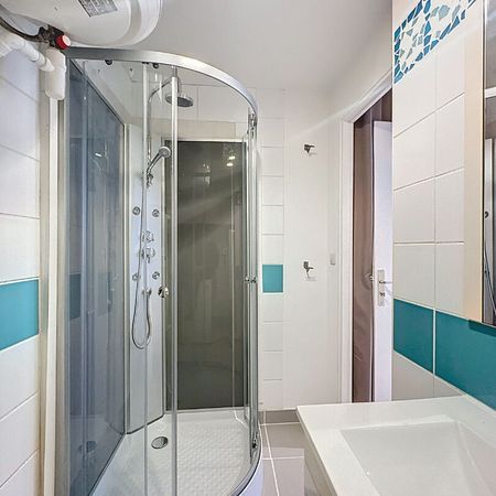 Appartement à louer - Studio meublé - HYPER CENTRE Châlons-en-Champagne - Photo 4