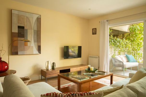 Calle de Santa Cruz de Marcenado, Madrid, Community of Madrid 28015 - Photo 1