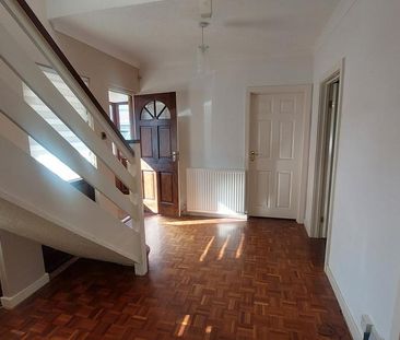 4 bedroom detached house to rent - Photo 2