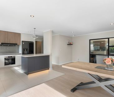 Superb Living - Unbeatable Location - Photo 4