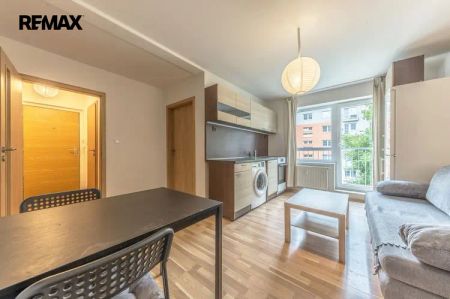 Pronájem bytu 2+kk s balkónem a sklepem – Milovice, ul. Braniborská - Photo 4