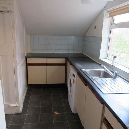 3 bedroom semi-detached house to rent - Photo 4