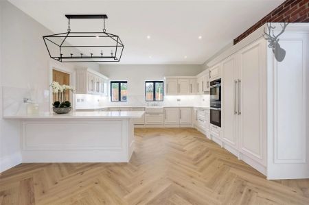 4 Bedroom Barn Conversion - Photo 5