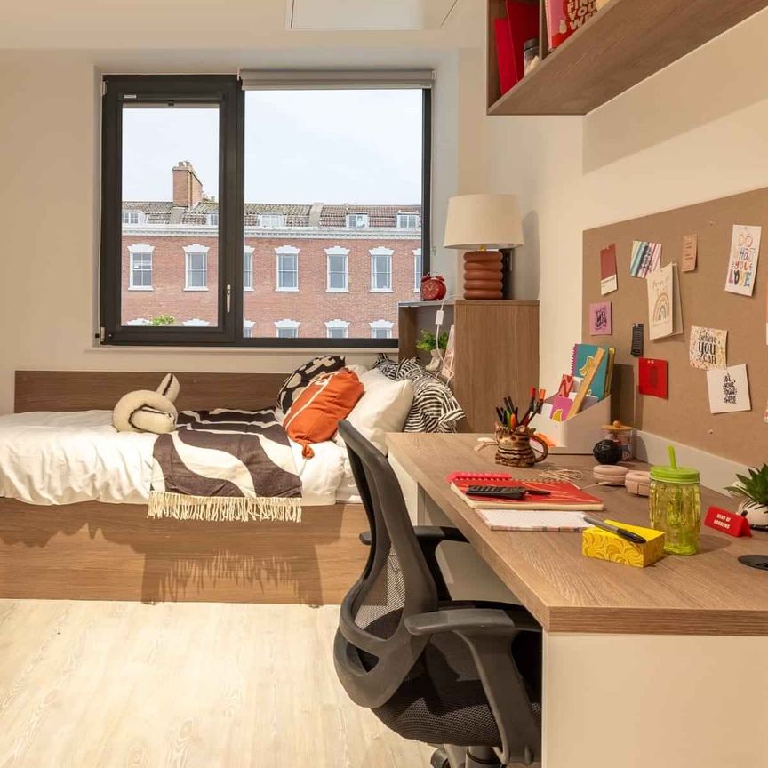 Silver Studio - Photo 1