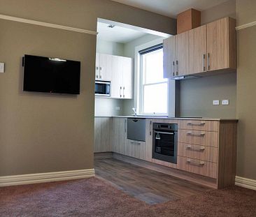 2 bedroom apartment on high st - Photo 5