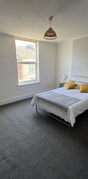 1 bedroom in a house share to rent - Photo 1
