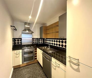 Apartment 6 , The Hibernian, The Gasworks, Grand Canal Dk, Dublin 4 - Photo 6