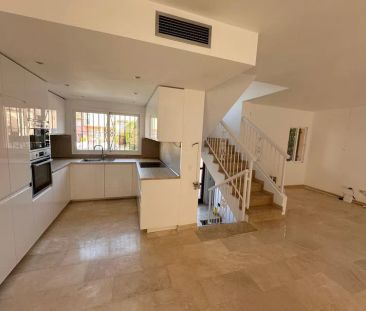 Alquiler de chalet adosado en Calle Río Miño - Photo 3