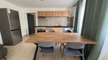 Location Appartement 3 pièces 53m² ST DENIS 97400 - Photo 3