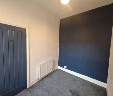 2 bedroom ground floor flat to rent - Photo 4
