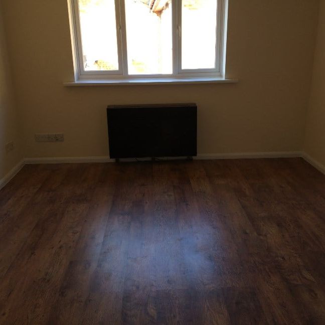 Studio Flat, Friern Barnet, N11 - Photo 1