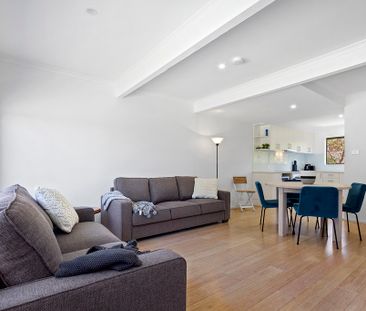 FULLY FURNISHED TOWNHOUSE - Photo 1