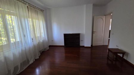 Apartament decomandat 4 camere, lux, în Primăverii, București - Photo 3