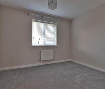 3 bedroom end of terrace house to rent - Photo 3