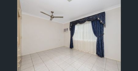 NEAT, TIDY 2 BEDROOM UNIT IN THE PERFECT LOCATION! - Photo 4