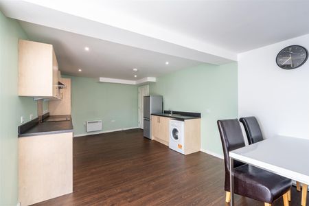 2 bed apartment to rent in Warton Terrace, Heaton, NE6 - Photo 3