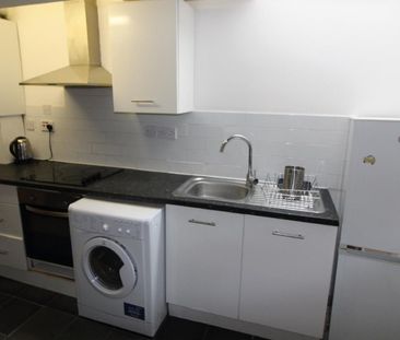 New Walk, Leicester - Photo 4