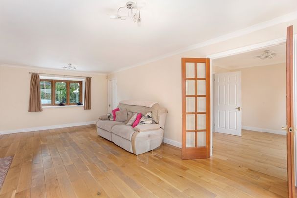 5 bedroom detached house to rent - Photo 1