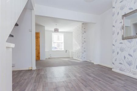 2 bedroom terraced house to rent - Photo 2