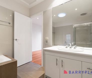 GORGEOUS TWO BEDROOM UNIT! - Photo 5
