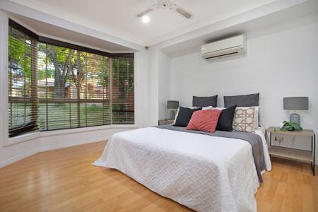 Three Bedroom Family Home - Photo 4