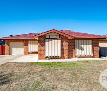 2 Kimba Drive, Glenfield Park NSW 2650 - Photo 2