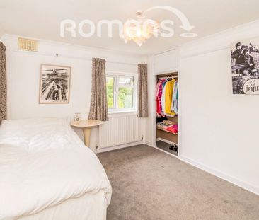 4 bedroom semi detached to rent - Photo 4