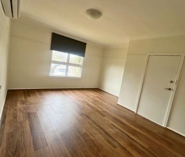 Newly Renovated 2 Bedroom House – Modern Comfort & Style - Photo 3