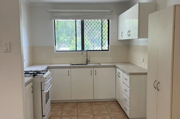 10/2 Lakeside Terrace, Mount Pleasant. - Photo 1