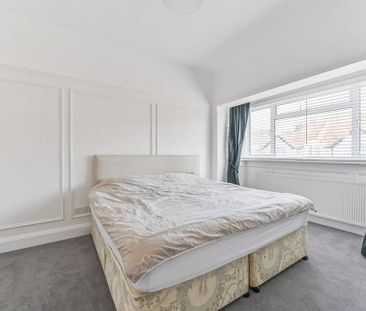 4 bedroom end of terrace house to rent - Photo 1