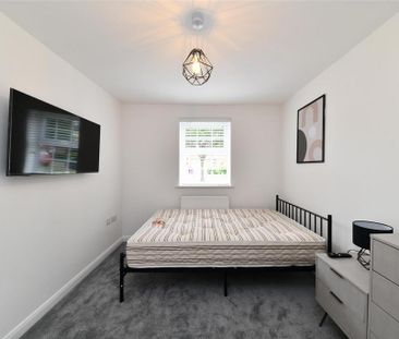 1 bedroom in a house share to rent - Photo 3