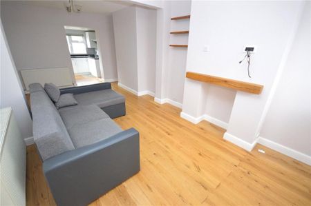 2 bedroom semi-detached house to rent - Photo 3