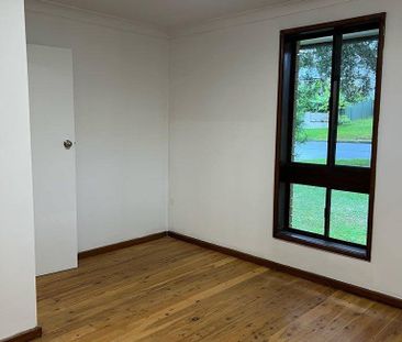 Spacious 4-Bedroom Home in Prime West Wollongong Location - Photo 1