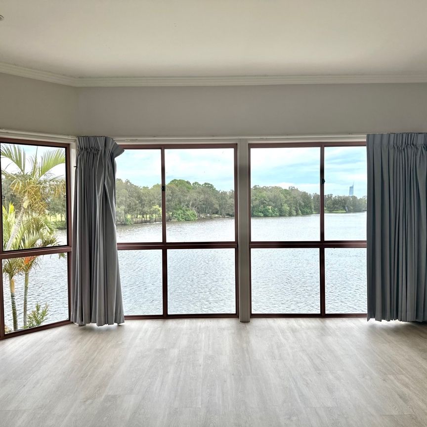 30 Saint Martin Place, Clear Island Waters, QLD 4226 - Photo 1