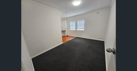 First floor 1 bedder newly painted and close to shops and transport in Kogarah - Photo 5