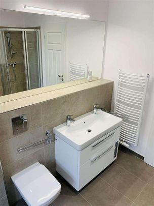 ***SCHÖNE 3 ZIMMERWOHNUNG - BALKON - EBK - AUFZUG - STELLPLATZ*** - Photo 1