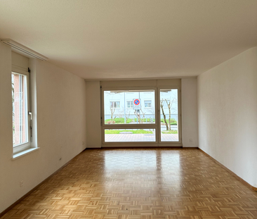 Helle 4.5-Zimmerwohnung im Erdgeschoss mit Terasse - Photo 3