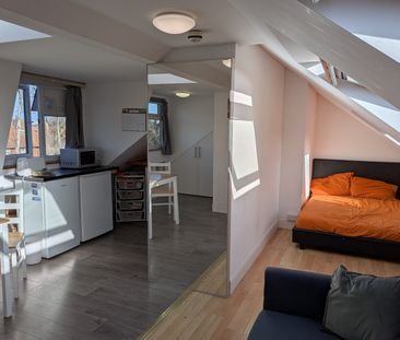 Studio Flat, Elmshaw Road, SW15 - Photo 1