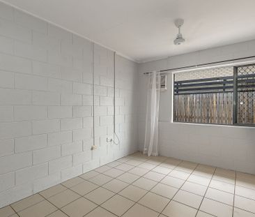 3/8 Palara Street, Currajong - Photo 6