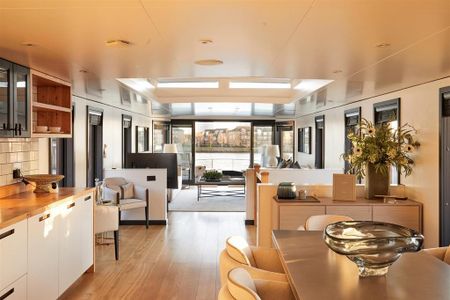 3 bedroom houseboat to rent - Photo 3