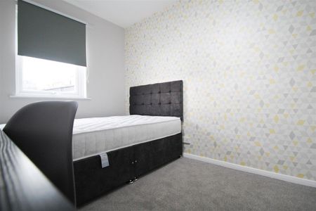 3 bedroom apartment to rent - Photo 5